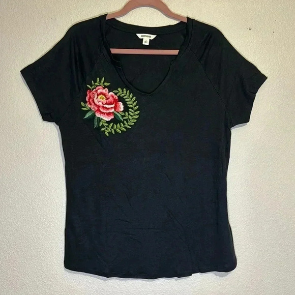 Good Thread Boho Linen Embroidered Flower Top - Picture 1 of 5